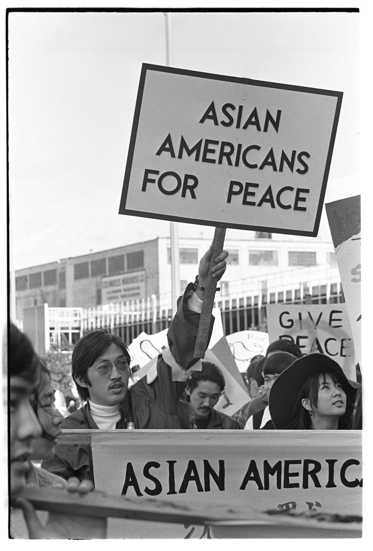 events/JANM-AtFirstLight-VC-AsAmer-AntiVietnamMarch-1972-photoRNakamura.jpg