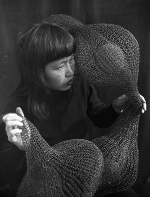 events/Ruth_Asawa_Holding_A_Form-Within-Form_Sculpture_1952-300px.jpg